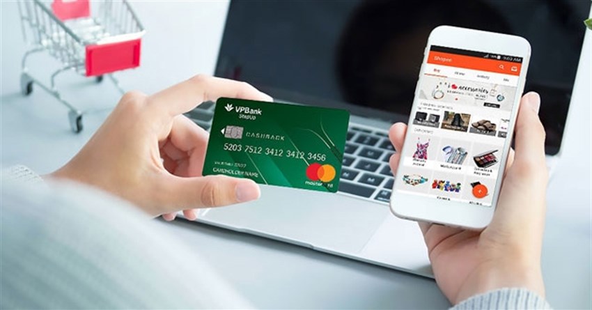 Thẻ tín dụng Credit Card là gì? Trả góp qua thẻ tín dụng là gì?