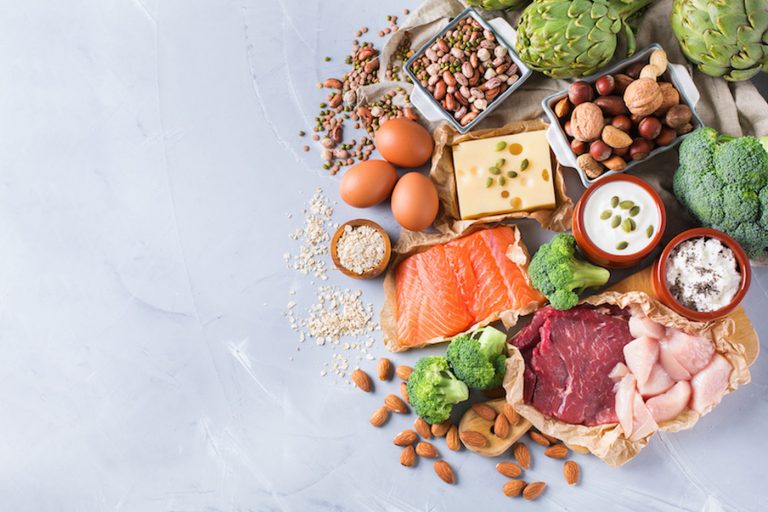 Ăn uống lành mạnh cũng giúp chu trình skincare của bạn đạt hiệu quả cao hơn