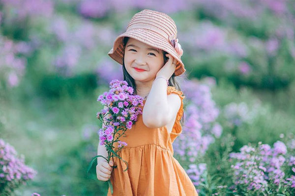 Đặt tên tiếng Anh đẹp cho con gái gắn với các loài hoa