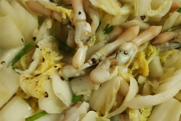 Ốc móng tay xào cải thảo