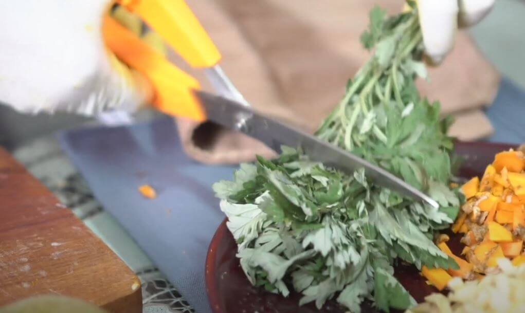 Cách làm muối chườm bụng sau sinh