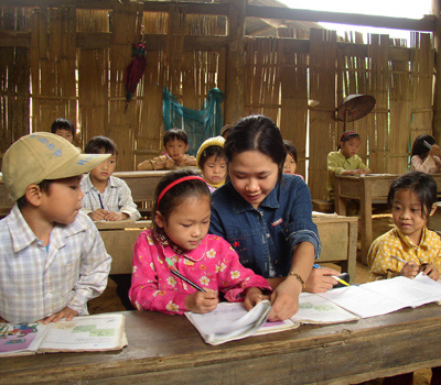 Lời bài hát Cô giáo về bản 