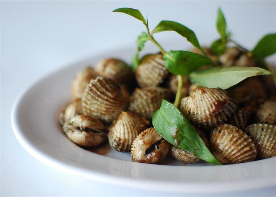 Sò huyết hấp gừng