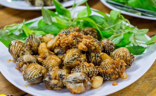 Sò huyết xào bơ tỏi