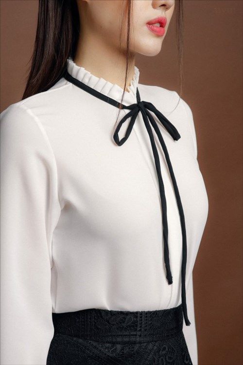 Sử dụng duy băng sợi mảnh để thắt nơ cổ áo sơ mi Sử dụng duy băng sợi mảnh để thắt nơ cổ áo sơ mi