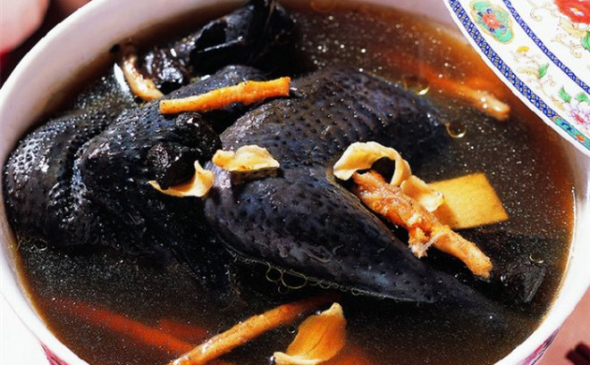 Cháo gà ác có tác dụng gì cho trẻ nhỏ