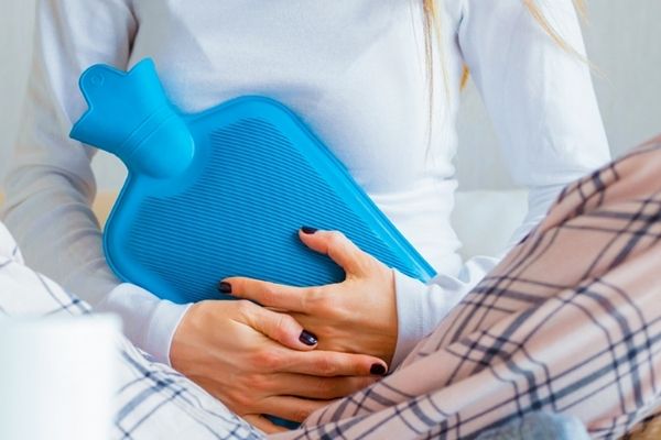 Có nên tự làm túi chườm nóng?