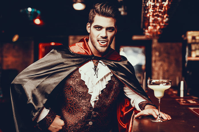 Hóa trang ma cà rồng (Vampire)