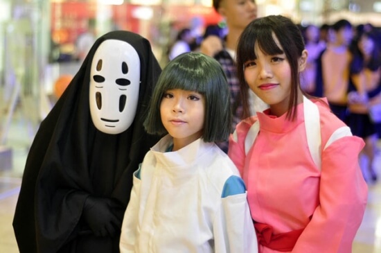 Nếu đã chán concept hóa trang halloween kinh dị thì bạn có thể thử tạo hình Vô Diện cute này nhé