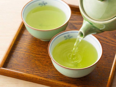 Lá trà xanh có tác dụng gì? Tác dụng của lá trà xanh với sức khỏe và làm đẹp