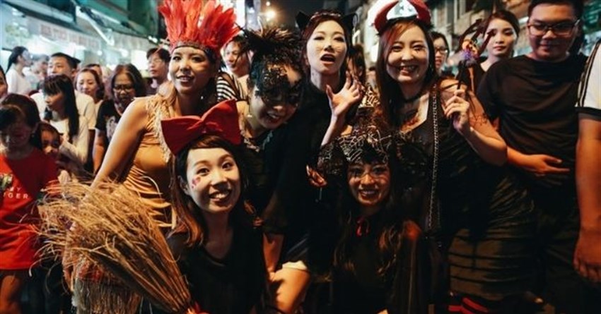 Halloween nên hóa trang thành gì? Hình các nhân vật hóa trang Halloween đẹp