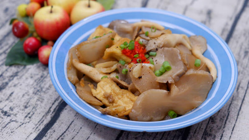 Đậu kho củ cải muối và nấm bào ngư