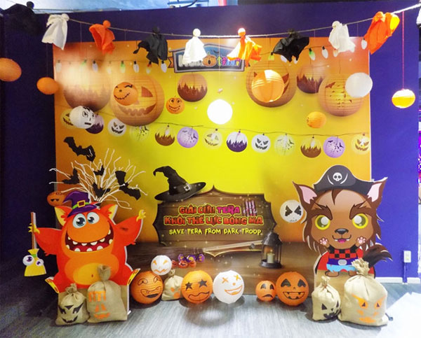 Trang trí Halloween cho lớp học