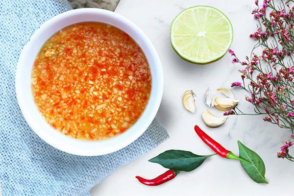 Cách pha nước chấm đồ nướng ngon kiểu Thái Cách pha nước chấm đồ nướng ngon kiểu Thái