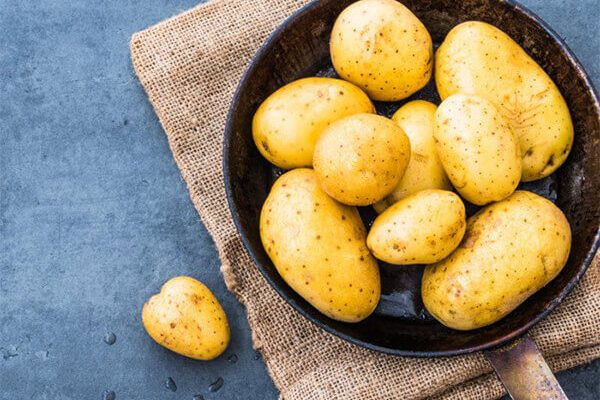 Mẹo trị thâm nách bằng khoai tây