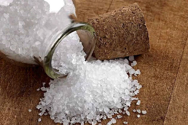 Trị thâm nách bằng phèn chua