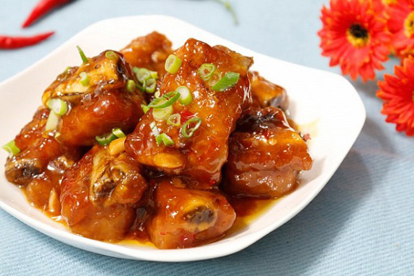 Hướng dẫn cách làm sườn xào chua ngọt với me và dứa ngon tuyệt