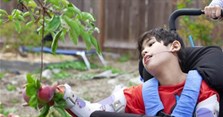 Dấu hiệu trẻ bị bại não? Lập kế hoạch chăm sóc trẻ bại não cần chú ý gì?