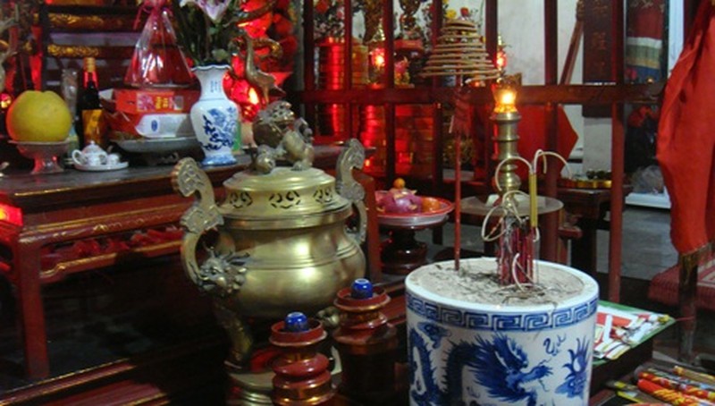 Tỉa chân hương trước hay sau khi cúng ông Táo? Tỉa chân hương trước hay sau khi cúng ông Táo?