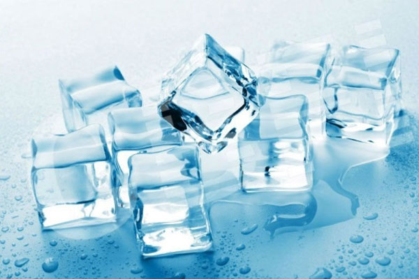 Cách se khít lỗ chân lông ở mặt nam bằng đá viên Cách se khít lỗ chân lông ở mặt nam bằng đá viên