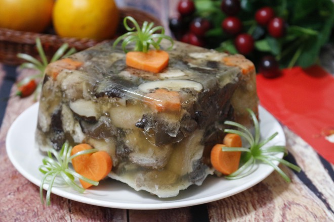 Thành phẩm chân giò nấu đông Thành phẩm chân giò nấu đông