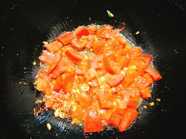 làm sườn xào chua ngọt ngon