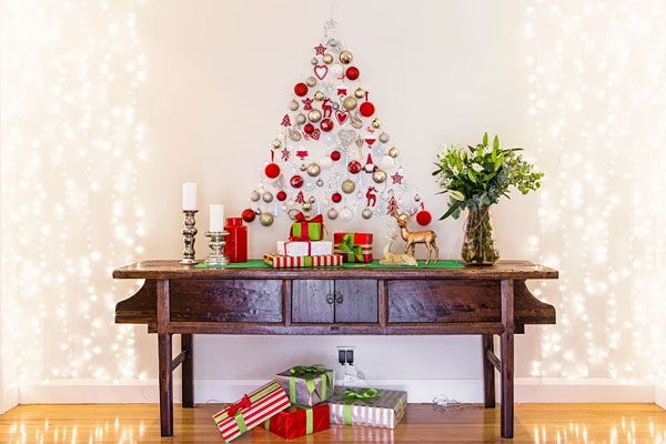 Trang trí cây thông Noel trên tường Trang trí cây thông Noel trên tường