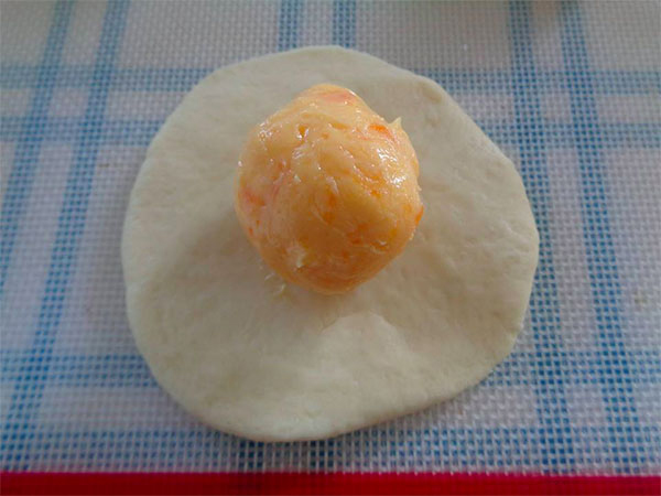 Nặn bánh bao kim sa Nặn bánh bao kim sa