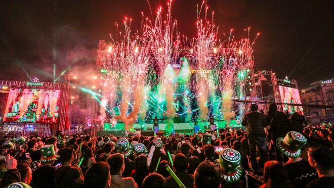 Sự kiện đếm ngược được tổ chức tại nhiều địa điểm ở Hà Nội và TPHCM