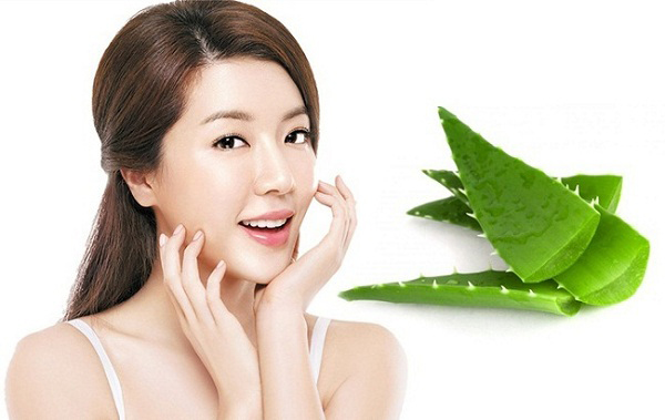 Cách matxa da mặt bằng nha đam