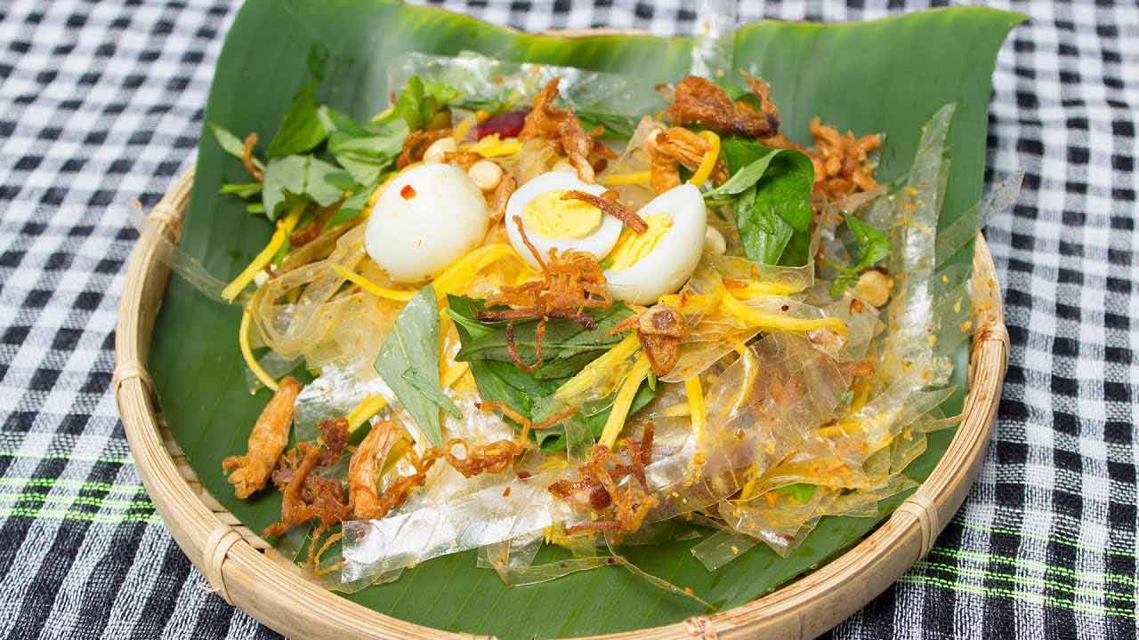 Bánh tráng trộn khô bò, khô gà Bánh tráng trộn khô bò, khô gà