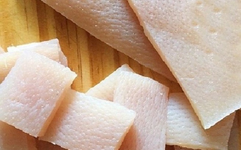 Thái bì lợn thành miếng có kích thước tùy ý Thái bì lợn thành miếng có kích thước tùy ý