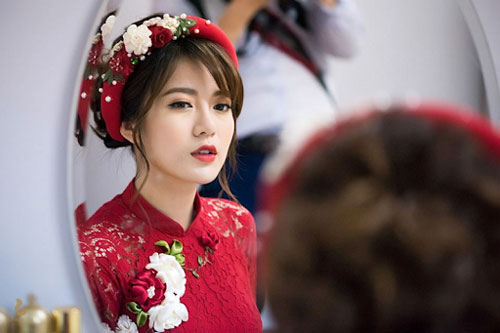 Kiểu tóc cô dâu mặc áo dài đội mấn Kiểu tóc cô dâu mặc áo dài đội mấn