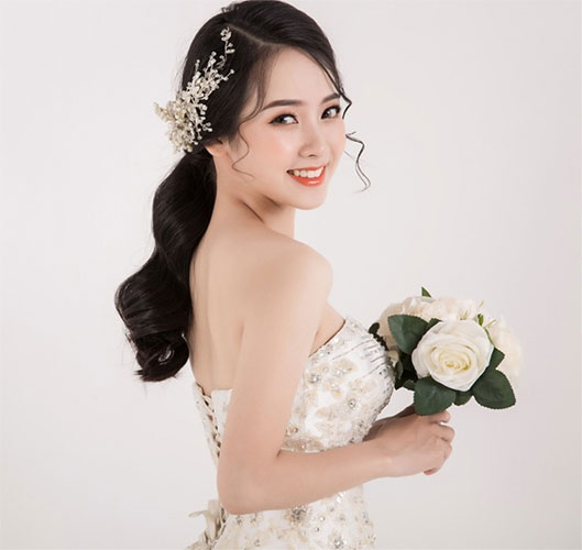 Kiểu tóc cô dâu mặt dài Kiểu tóc cô dâu mặt dài