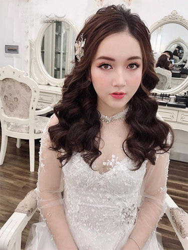 Kiểu tóc cô dâu xõa đẹp Kiểu tóc cô dâu xõa đẹp