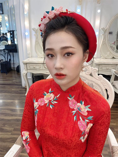 Kiểu tóc cô dâu mặc áo dài đội mấn Kiểu tóc cô dâu mặc áo dài đội mấn