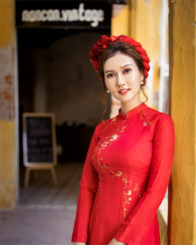 Kiểu tóc cô dâu mặc áo dài đội mấn Kiểu tóc cô dâu mặc áo dài đội mấn