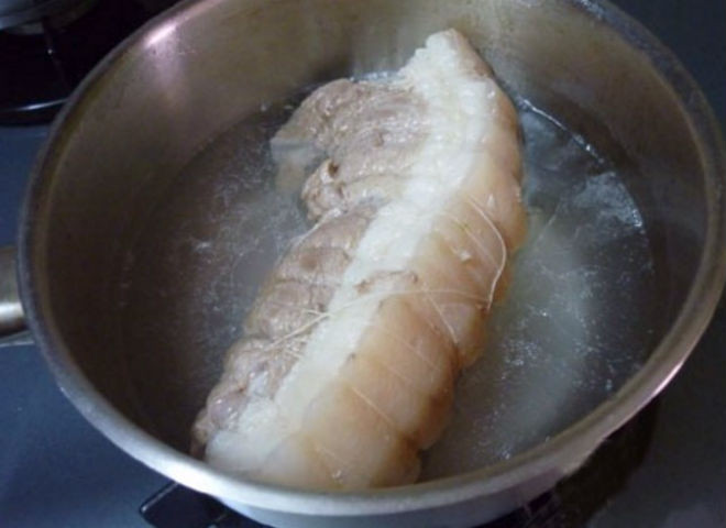 Sơ chế nguyên liệu làm thịt ba chỉ ngâm mắm Sơ chế nguyên liệu làm thịt ba chỉ ngâm mắm