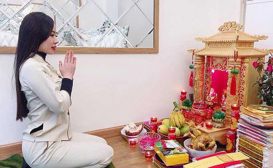 Bài văn khấn thần tài chuẩn