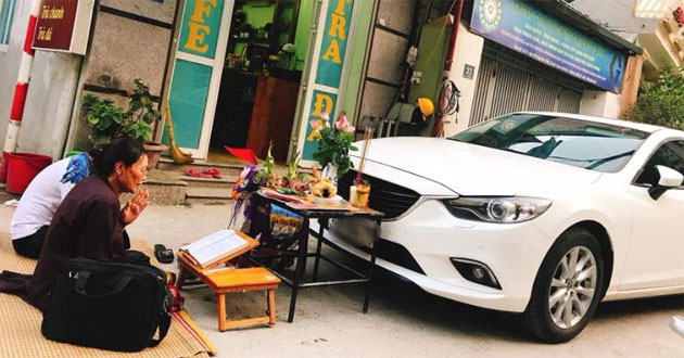 Lễ cúng xe mới mua về
