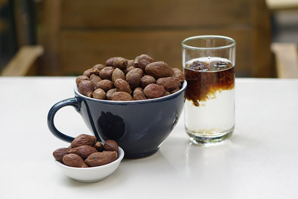 Hạt đười ươi là hạt gi?