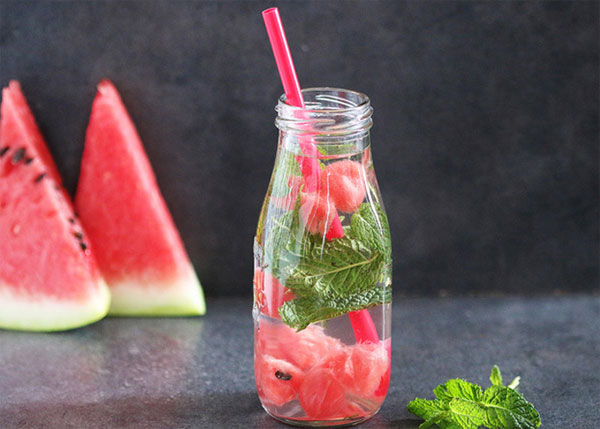 Detox giảm cân tại nhà từ bạc hà, dưa hấu