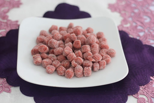 Cách làm mứt Tết từ dâu tây hấp dẫn