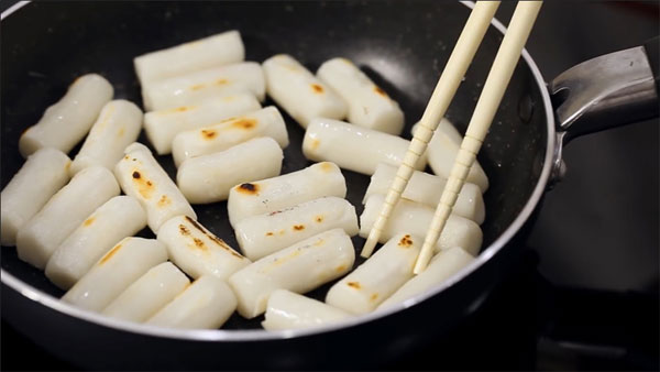 Cách làm bắp cải xào phô mai Hàn Quốc