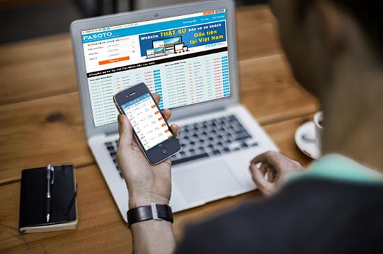 Check vé máy bay giá rẻ online trên website hoặc ứng dụng đặt vé của hãng bay Check vé máy bay giá rẻ online trên website hoặc ứng dụng đặt vé của hãng bay