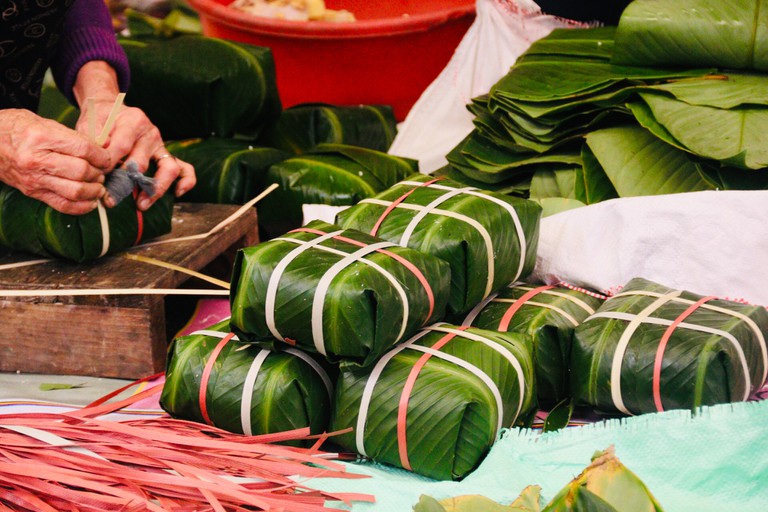 Hướng dẫn cách gói bánh chưng