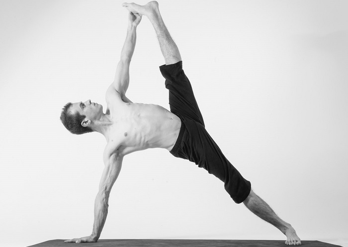 Vasisthasana (Side plank pose)