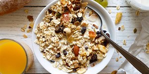 Granola là gì? Có tác dụng gì? Cách làm ngũ cốc Granola ăn kiêng đơn giản siêu ngon