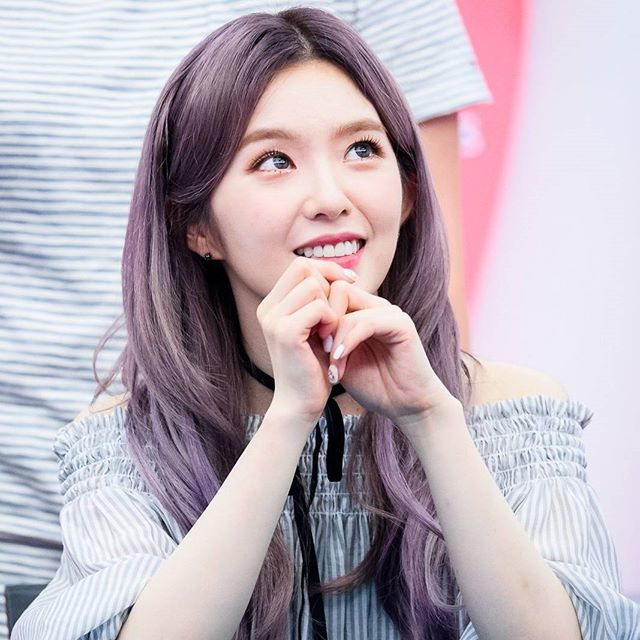 Màu tóc nâu khói ánh tím