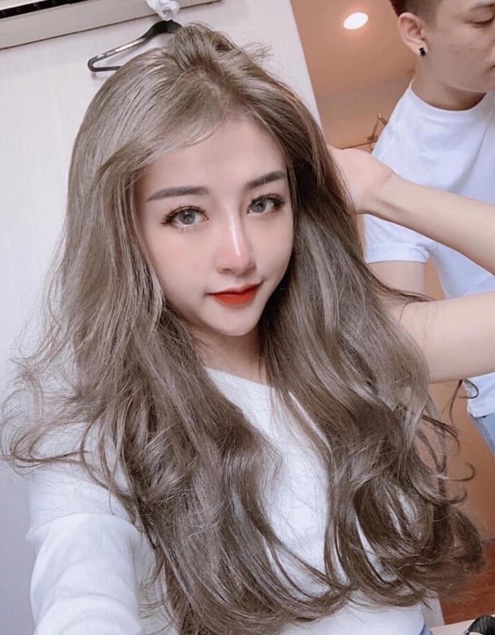 Tóc nâu khói lạnh